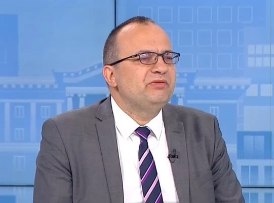 Мартин Димитров: Радев не цели референдум с действията си