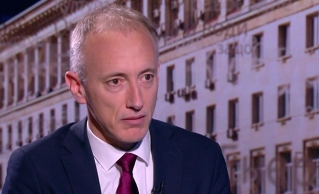 Министър Красимир Вълчев: Предложих обявяването на неучебни дни да не става еднолично от кмета