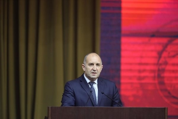 Радев назначи съветника си Иво Христов в Комисията за защита от дискриминация