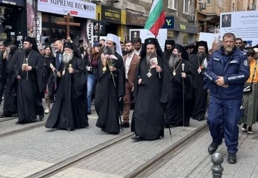 Патриарх Даниил поведе шествие в подкрепа на религията в училище