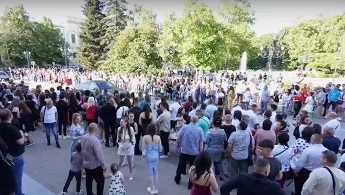 Вижте колко струва да си абитуриент
