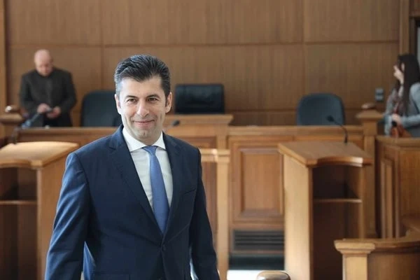 Кирил Петков: Няма нужда от поредния театър на Борисов