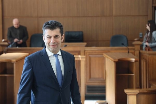 Кирил Петков: Няма нужда от поредния театър на Борисов