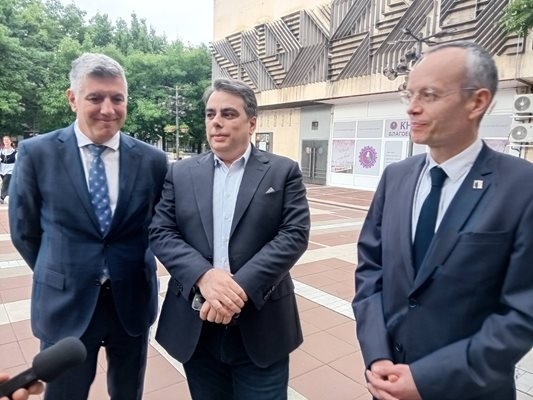 Асен Василев: Тези 15 млн. лв. не са спасение на кризата с транспорта