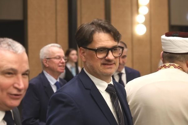 Министър Бачев: Колкото си по-интелигентен и образован, толкова си по-трудно манипулируем