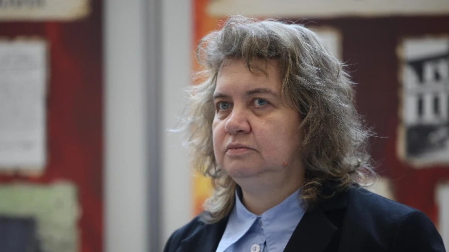 Киселова отрече да има напрежение между нея и президента