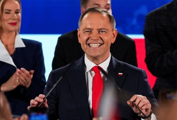 Бивш футболен хулиган е новият президент на Полша