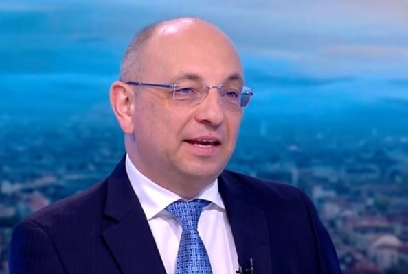 България отговаря на критериите за еврото, днес ще е отличен, но закъснял ден