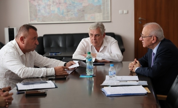 Министър Кирилов разпореди проверка по случай с неоказана спешна медицинска помощ на дете