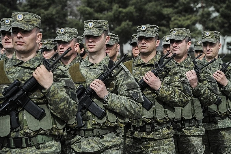 Сръбската армия се превъоръжавала тайно, пази се от България, Косово, Хърватия и Албания