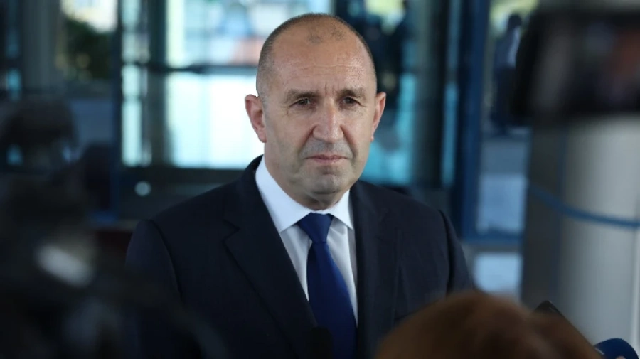 Радев: Влизането в еврозоната при петролна криза трябва да бъде много внимателно премислено