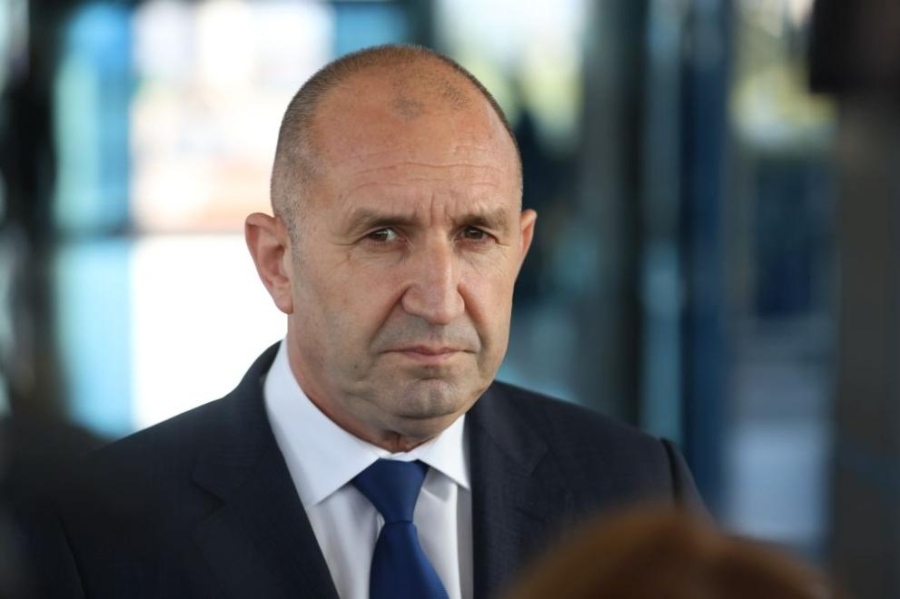 Радев: Да твърдиш, че еврото няма да вдигне цените, е не просто невменяемост, а подигравка