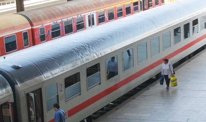 Бързият влак от Варна за София се запали, 140 пътници пътували във вагоните