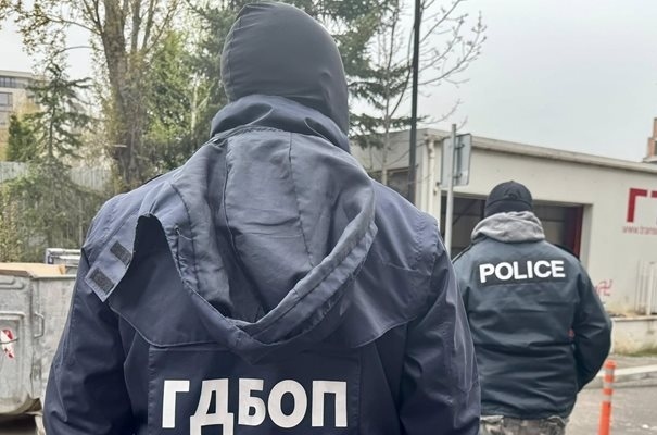 ДАНС и ГДБОП удариха банда, уреждала незаконно предоставяне на българско гражданство