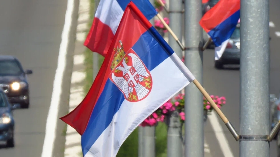 Сърбия не спи пета нощ: Студенти се сбиха с полицаите в Белград и Ниш