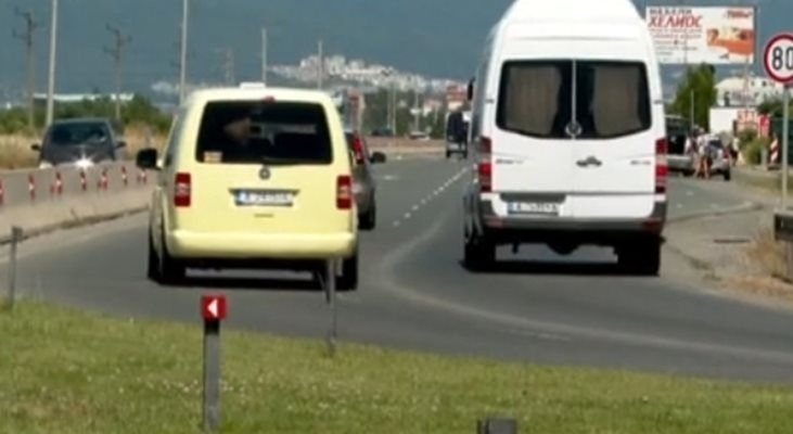 Натоварен е трафикът към курортите по Южното Черноморие