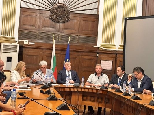 Вдигат парите за земеделие, спират протестите