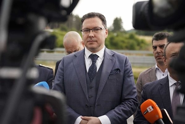 Даниел Митов: Парите от глобите на камерите на общините ще са 50% за градовете, 50% за МВР