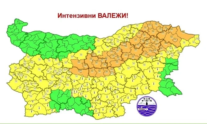 Оранжев код за интензивни валежи, бури и градушки у нас на 17 юли