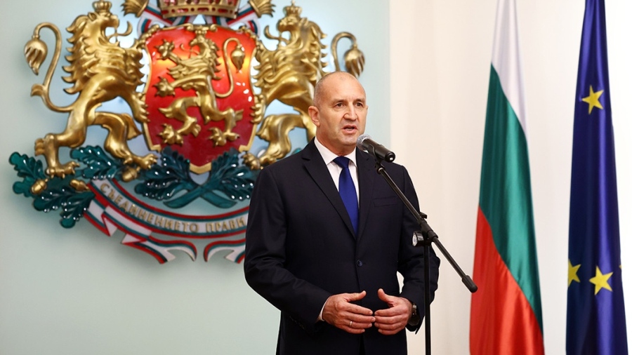 Президентът Радев ще посети военния завод Арсенал