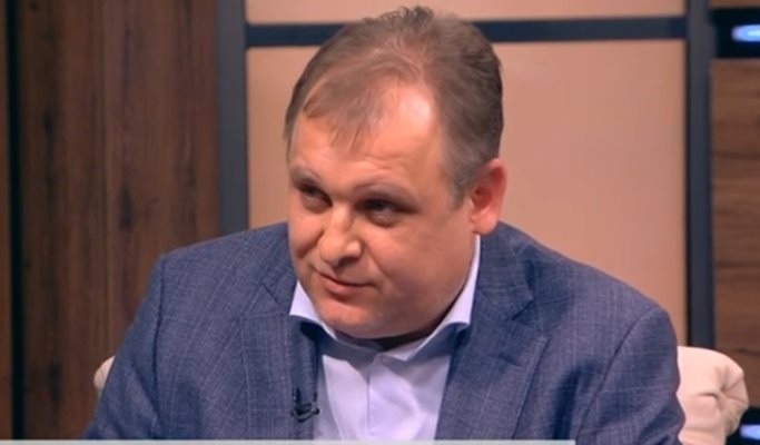 ВАС остава временно под ръководството на заместник-председателите