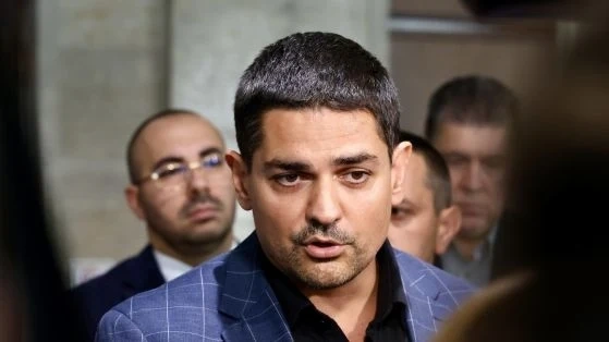 Радостин Василев: Ако пинчерът на Борисов Костадинов не ми се помоли, Възраждане няма да имат вот на недоверие