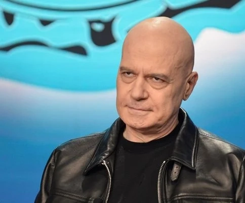 Слави Трифонов посъветва Борисов да стои на климатик, за да не вдига кръвно в жегите и да говори измислици