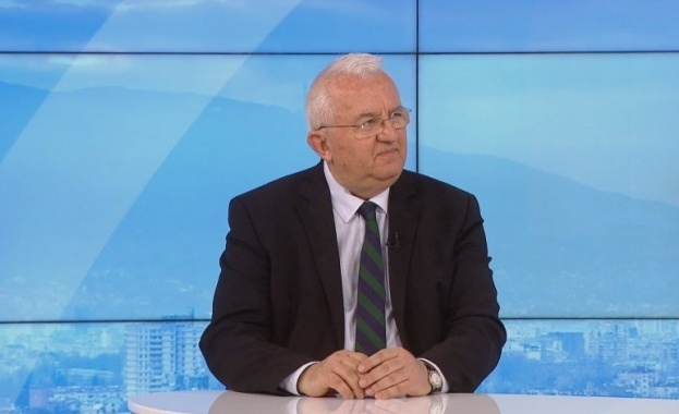 Проф. Румен Драганов: Страховете, свързани с приемането на еврото и промяна на каквато и да е цена в туризма, са неоснователни