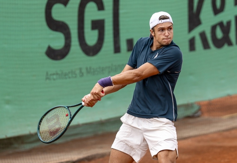 Александър Василев отпадна на старта на ATP Challenger 50 в София
