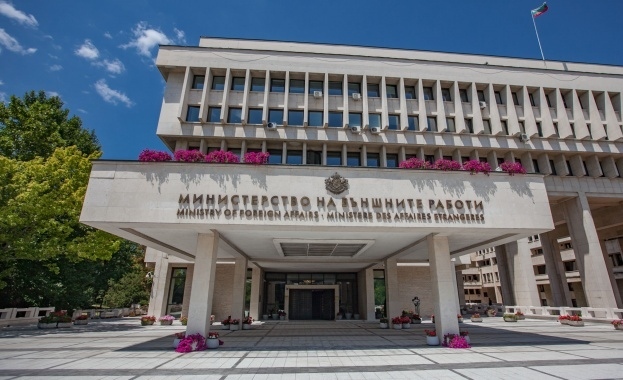 МВнР: Стачкуват служителите на фирма за наземно обслужване на полетите на Райънеър в Испания