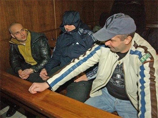 Тримата от Наглите ходили да се срещат един с друг, сменили колите