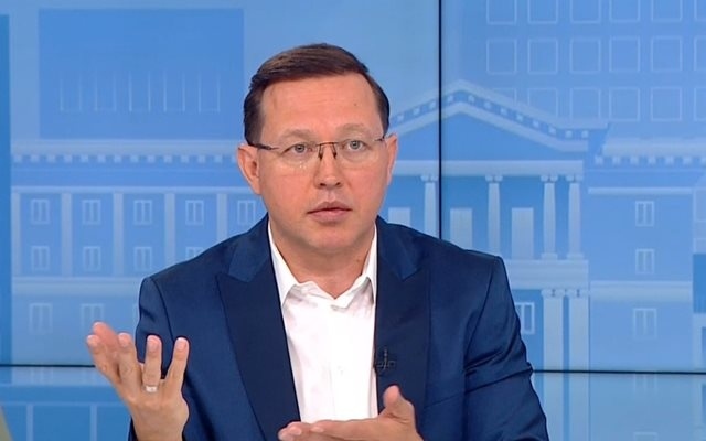 Шефът на педиатрията д-р Здравков: От такава височина в морето е все едно падане от втория етаж на твърд терен