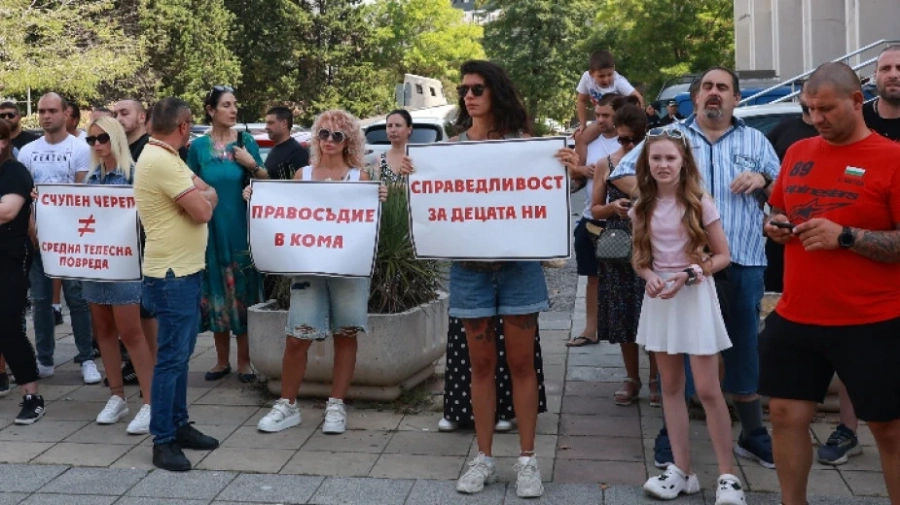 В Бургас, Пловдив и София протестират в подкрепа на ранените от АТВ-то в Слънчев бряг