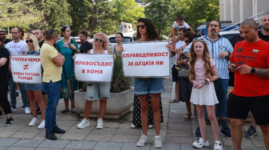 В Бургас, Пловдив и София протестират в подкрепа на ранените от АТВ-то в Слънчев бряг