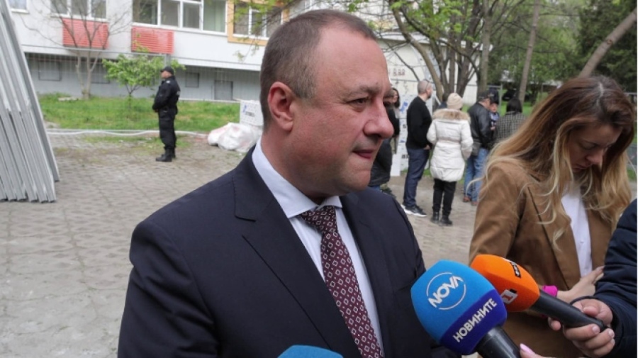 Министър Иванов разпореди проверка на течовете по водопроводната мрежа в Плевен