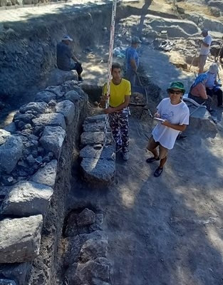 Разкриха две раннохристиянски гробници на Перперикон