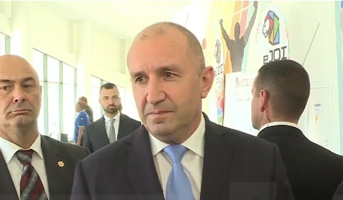 Радев: Прави се опит за брутална чистка в ДАНС - няма да стане