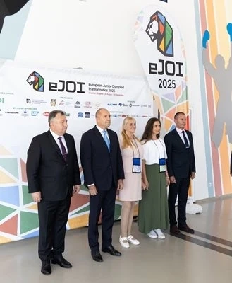 Радев към младите информатици в Шумен: Европа има остра нужда от хора като вас