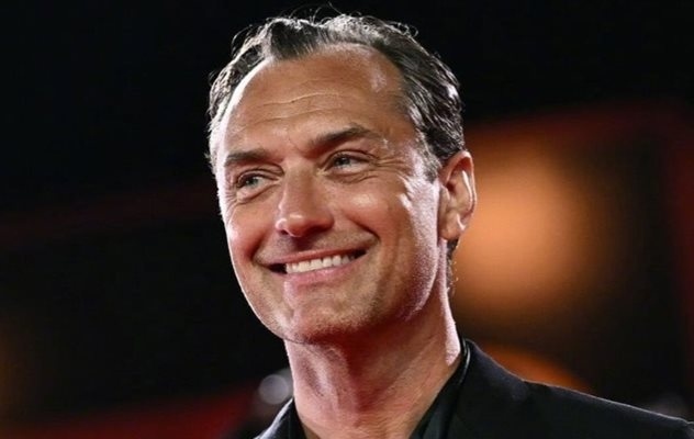 Джуд Лоу дебютира като Путин в Магьосника от Кремъл на кинофестивала във Венеция