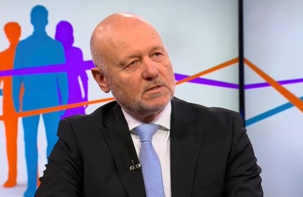 Тагарев: България и сега е сред водещите производители на боеприпаси 