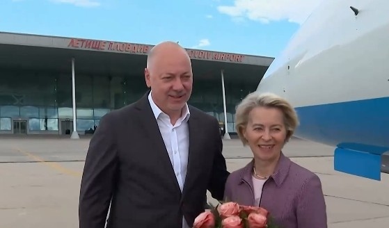 Желязков в НС: Няма данни за заглушаване на сигнала на самолета на Урсула фон дер Лайен