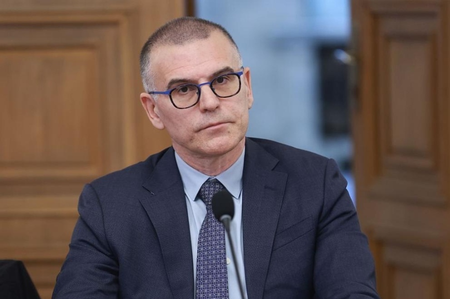 Дянков: По-добре вдигане на ДДС от ръст на осигуровките