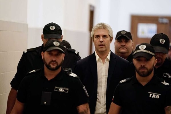 Съдът остави в ареста кмета на Варна Благомир Коцев, определението не е окончателно