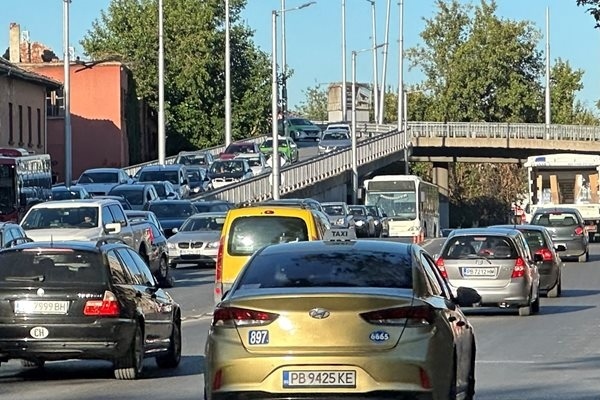 Гласуваха Пловдив да затвори центъра за стари коли, забрани и печките с дърва