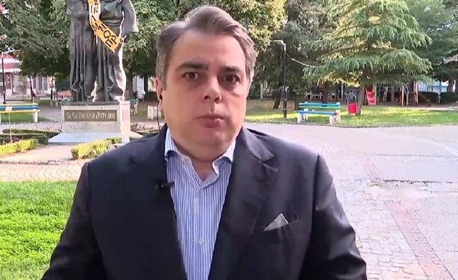 Асен Василев: Не планираме нов вот на недоверие