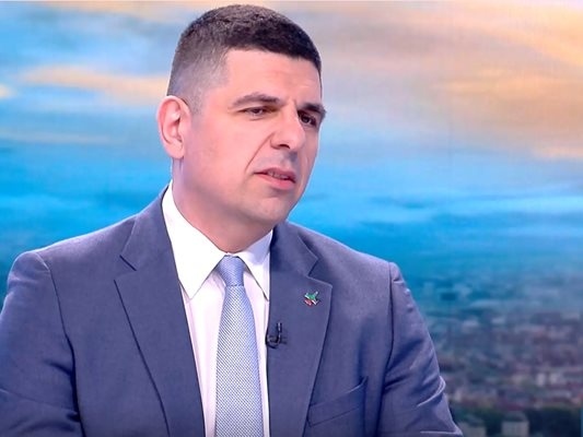 ДАНС и ГДБОП да проверят атаката над облака на Виваком, поиска Ивайло Мирчев