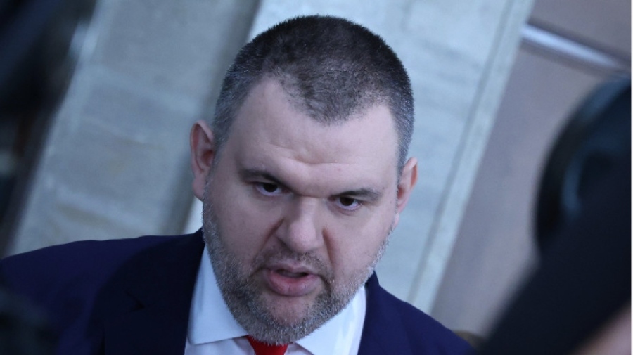 Делян Пеевски: Предложението на кмета Терзиев за увеличение на цените за паркиране в София е скандално