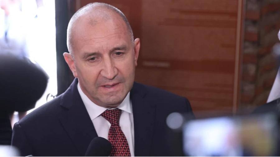 Радев: Трябва стена срещу покварата във властта и Пеевски
