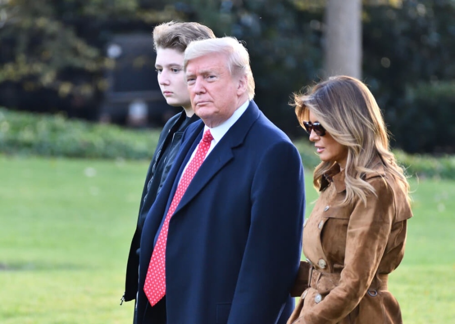 Синът на Доналд и Мелания използва Trump Tower за любовно гнезденце
