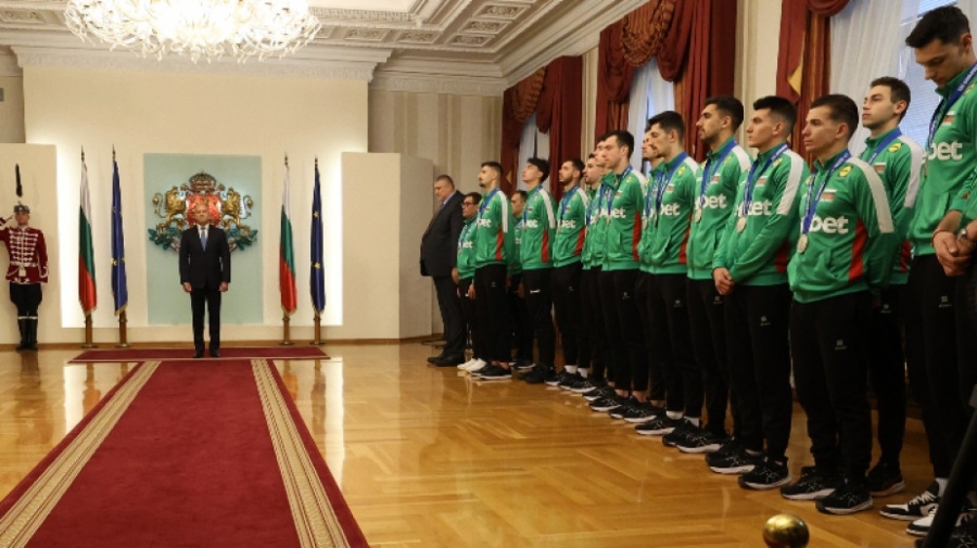 Румен Радев награди вторите в света във волейбола